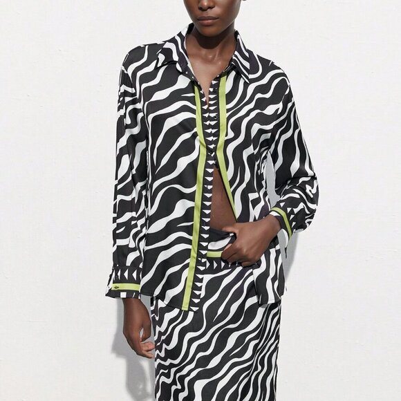 Black Casual Women's Round Neck Long Sleeve Zebra Print Shirt - Picture 7 of 8